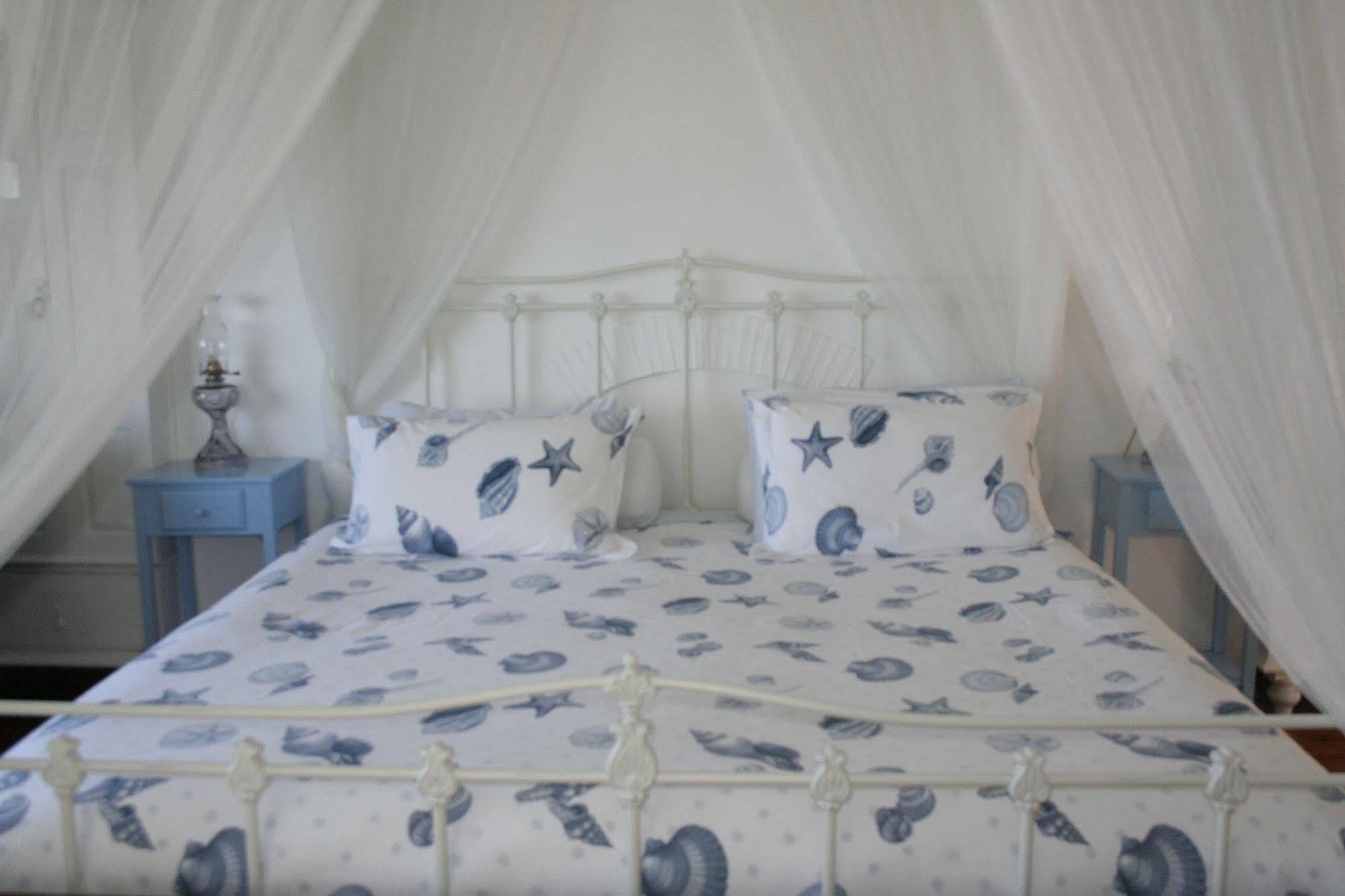 Blue On Blue Bed&Breakfast St James Exterior foto